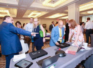 JewelTrace team demonstrates RFID Powered data analytics and inventory management to jewelers at the JA National Convention